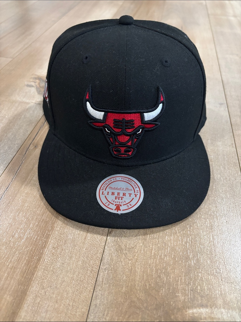 Mitchell & Ness Black Snapback Hat, Chicago Bulls never worn